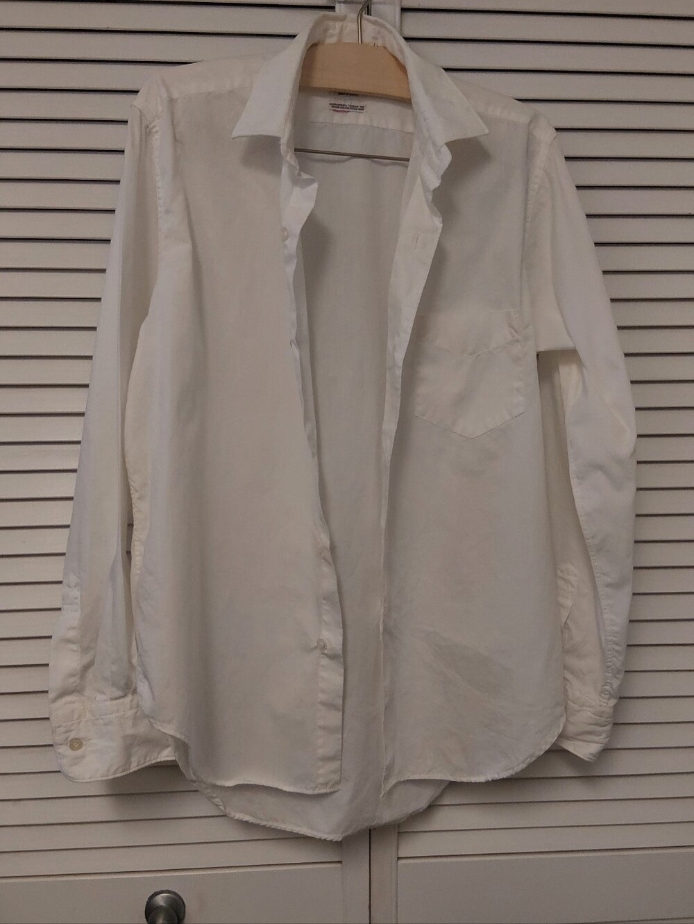 White Long-Sleeve Light Weight Dress Shirt - Classic Collar(read Descript)